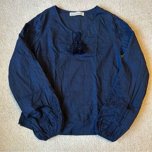 LIKE NEW Abercrombie & Fitch long sleeve tee- navy blue, linen like/cotton, XS